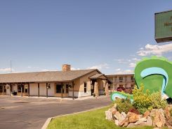Dinosaur Inn & Suites