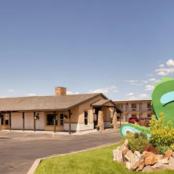Dinosaur Inn & Suites