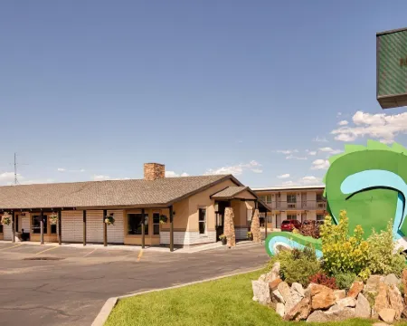 Dinosaur Inn & Suites Hotels in Uintah County