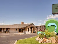 Dinosaur Inn & Suites Hotels in 