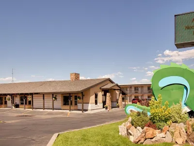 Dinosaur Inn & Suites