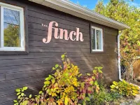 The Finch Beach Resort Hotel in zona Widdifield Forrest Provincial Park