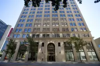 Ambassador Hotel Wichita, Autograph Collection โรงแรมใน