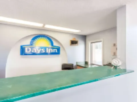 Days Inn by Wyndham Clinton Hotels in Clinton