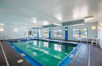 Comfort Inn & Suites Cambridge Hotels in Cambridge