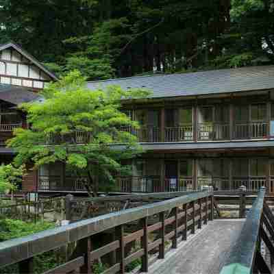 大沢温泉 山水閣 Hotel Exterior