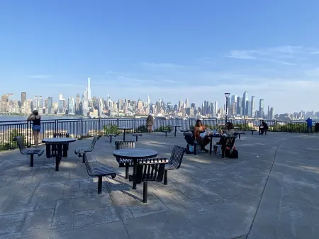 🏡 Nice 2Bedroom Apt with Patio Included to Enjoy 🏡