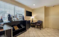 Extended Stay America Suites - Minneapolis - Eden Prairie - Technology Drive - parking
