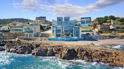 Pohang CN242 Pension Hotel dekat Hometown Cha Cha Cha (Filming Location)