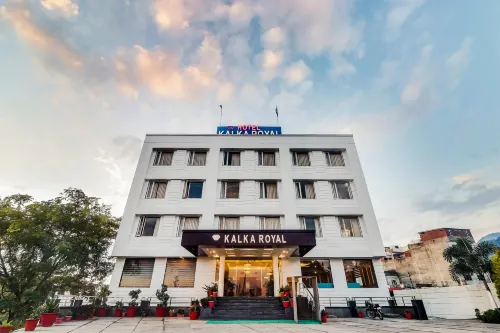 Hotel Kalka Royal - خدمة نقل من وإلى المطار