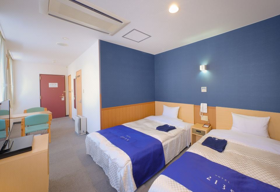 호텔 2135의 현대적인 건물 디자인