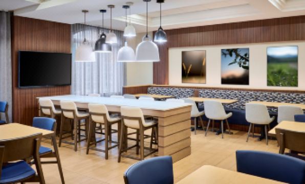 Fairfield Inn & Suites Ottawa Kanata