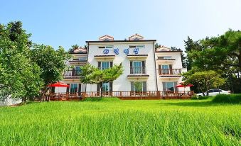 Chunjangdae Haemil Pension