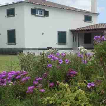 Spacious, Garden, and Private Parking Hotel Exterior