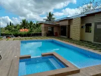 Cristina's Holiday Home Hotels in Amadeo