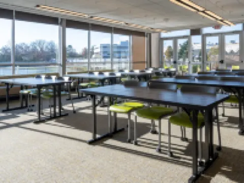 SpringHill Suites Woodbridge 伍德布里奇酒店