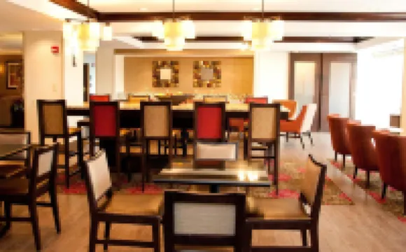 햄프턴 인 이스트 윈저