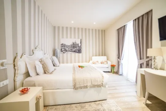 ルームズ ミラノ ドゥオモ