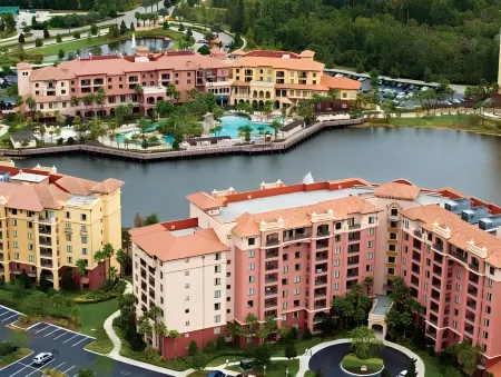 Club Wyndham Bonnet Creek Отели рядом с достопримечательностью «Characters in Flight»