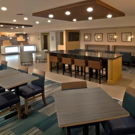 Holiday Inn Express & Suites EVANSVILLE NORTH by IHG