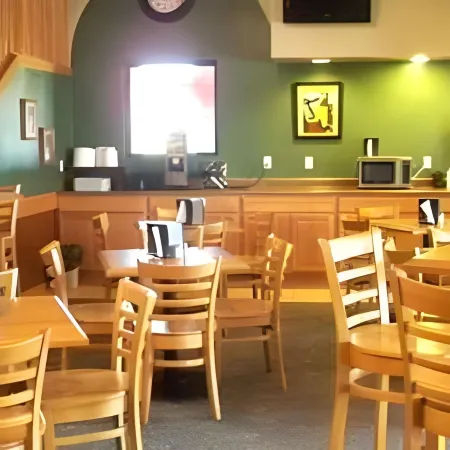 AmericInn by Wyndham Cedar Rapids/CID Airport