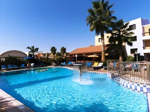 Senator Hotel Apartments