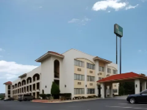 クオリティ イン & スイーツ モロー アトランタ サウス モローのホテル