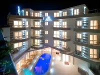 Apartments Del Mar - Pools