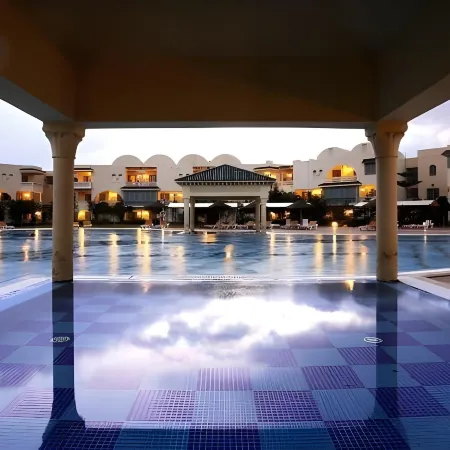 Suites Hôtel les Charmilles & Spa