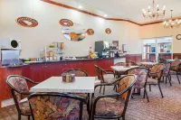 Ramada by Wyndham Red Deer Hotel and Suites - Breakfast