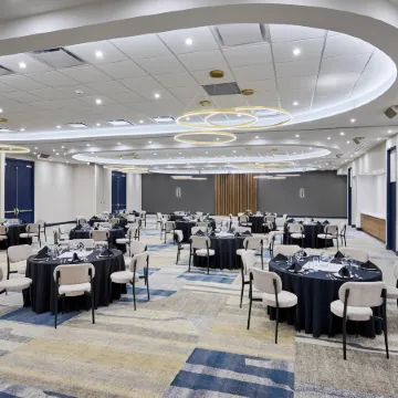 Holiday Inn BURLINGTON CONFERENCE CENTRE by IHG