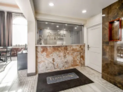 Travelodge Inn & Suites by Wyndham Bell Los Angeles Area Hotels in Bell