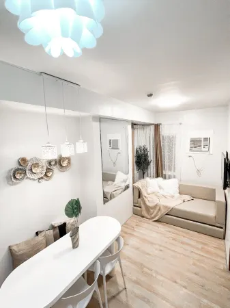 Azra Bacolod at Mesavirre Garden Residences Отели рядом с достопримечательностью «Руинс»