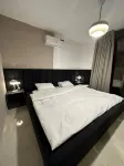 Stylish Luxe Apartment 암만 호텔