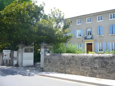 Hôtel Restaurant la Désirade فنادق في Chanas