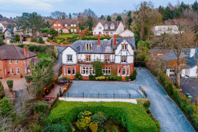 OYO Rayanne House Guest Accommodation Hotels in Holywood