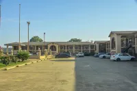 Americas Best Value Inn Meridian - parking
