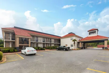 Ramada by Wyndham Bainbridge