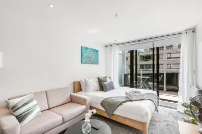 Central Studio Private Balcony by Zodiak Stays Hotel in zona Takarunga / Mount Victoria