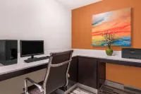 Days Inn & Suites by Wyndham Katy