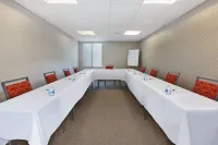 Holiday Inn Express Waldorf Hotels in Saint Charles