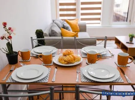 Host & Stay - Maple Court