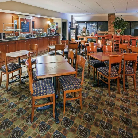 AmericInn by Wyndham Omaha
