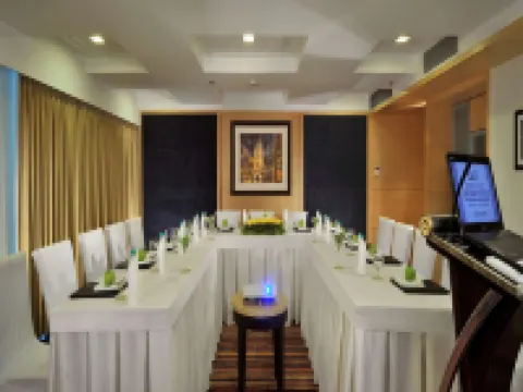 Majestic Court Sarovar Portico