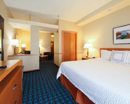 フェアフィールド イン & スイーツ バイ マリオット コーディール コーディールのホテル