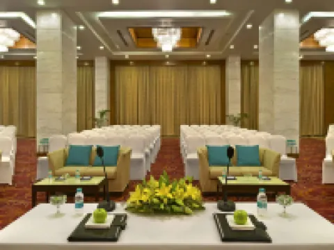 Golden Tulip Lucknow Hotels in Lucknow