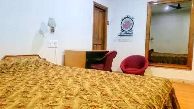 Hotel Capella Hotels in Kolkata