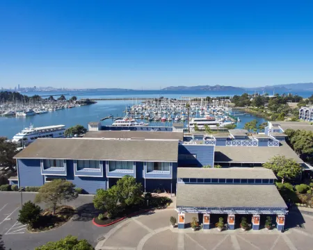 DoubleTree by Hilton Hotel Berkeley Marina Hotels in Berkeley