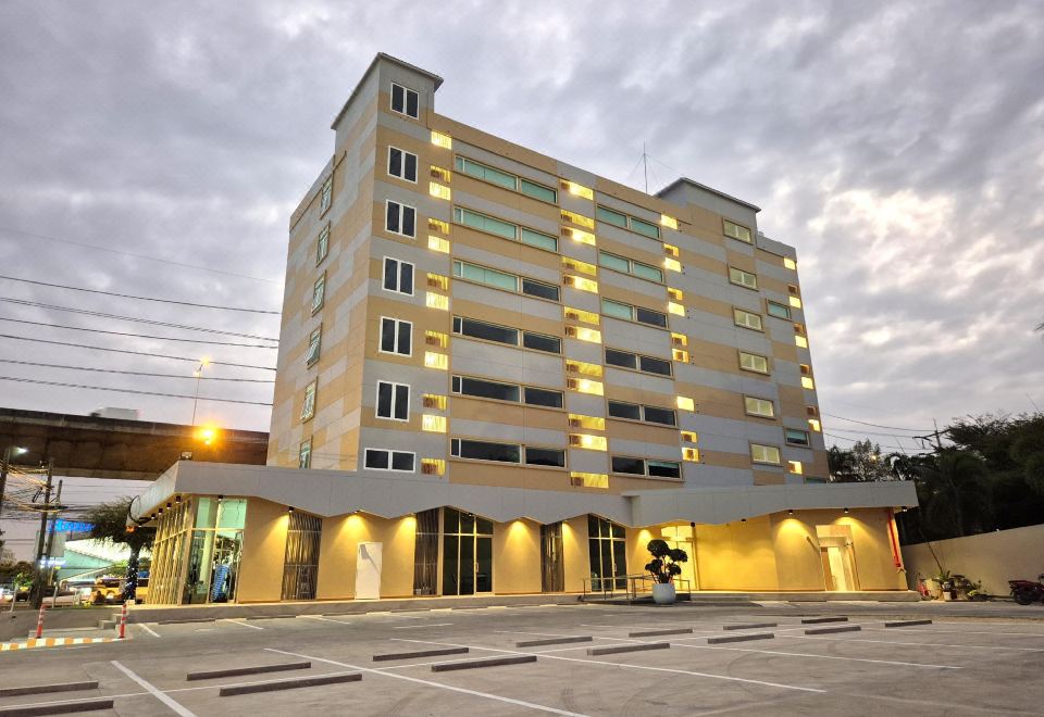 3. 더 퍼블릭 호텔..