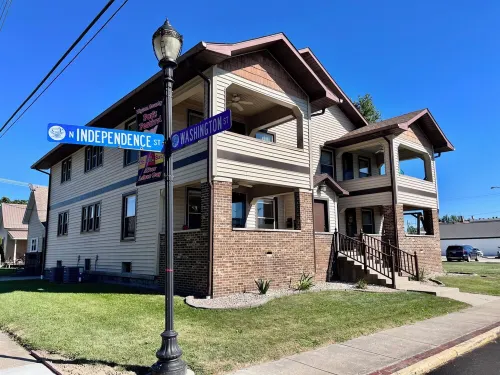 Historic 2 bedroom 1 bath apartment with modern convenience in quaint Tipton Hotels in Tipton